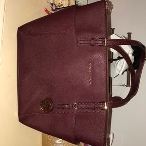 Michael Kors Jet Set West Top Zip tote